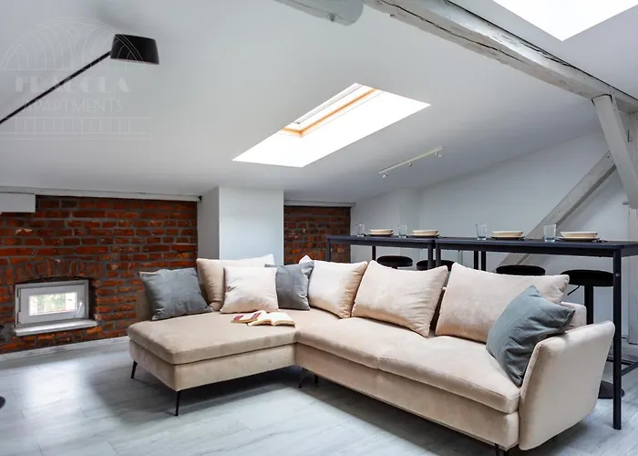 Blue Blood - Spacious 11-Guest Riverside Stay By Fragola Apartments